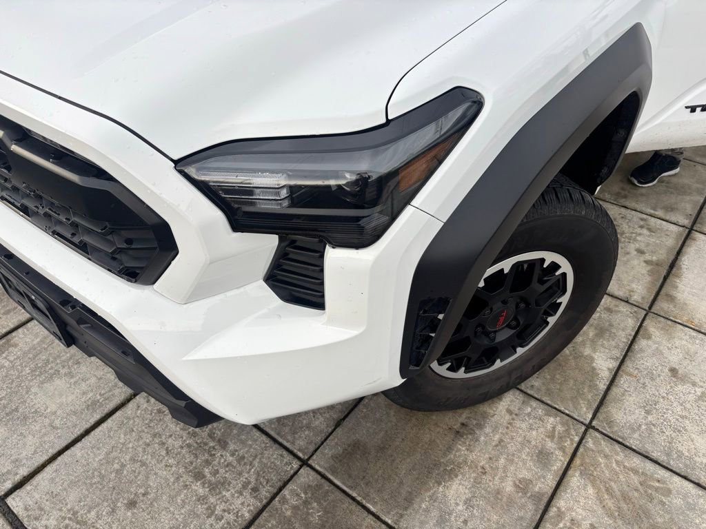 Used 2024 Toyota Tacoma TRD Off-Road image 10