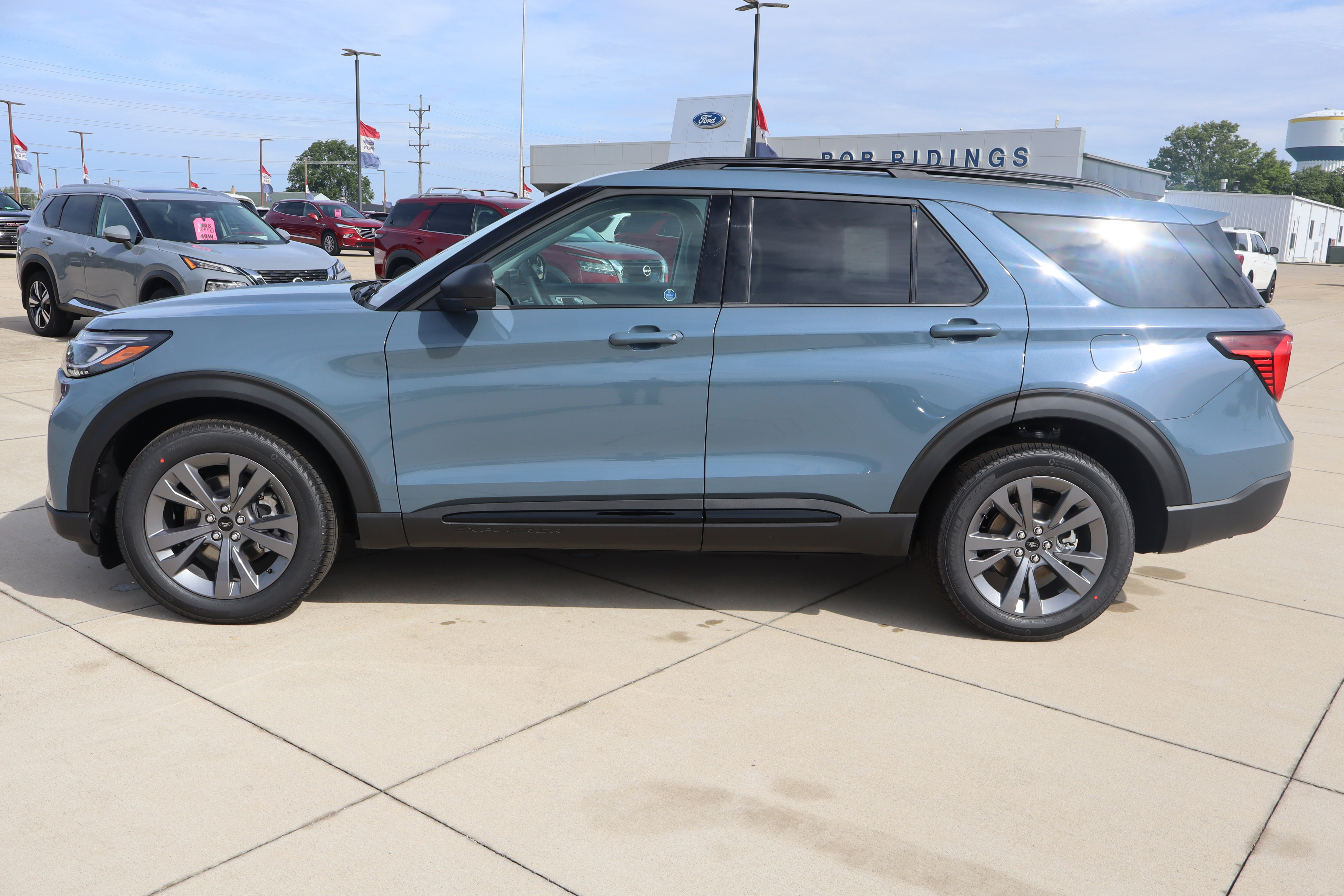 New 2026 Ford Explorer Active w/ Active Comfort Package AWD/4WD image 8