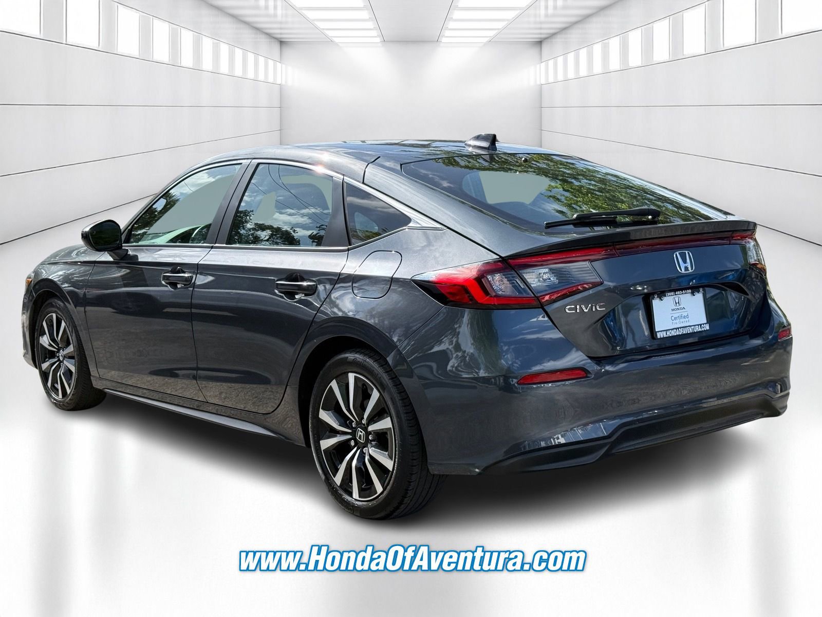 Certified 2024 Honda Civic EX-L image 4