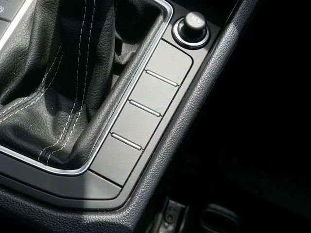 Certified 2022 Volkswagen Jetta SE FWD image 34