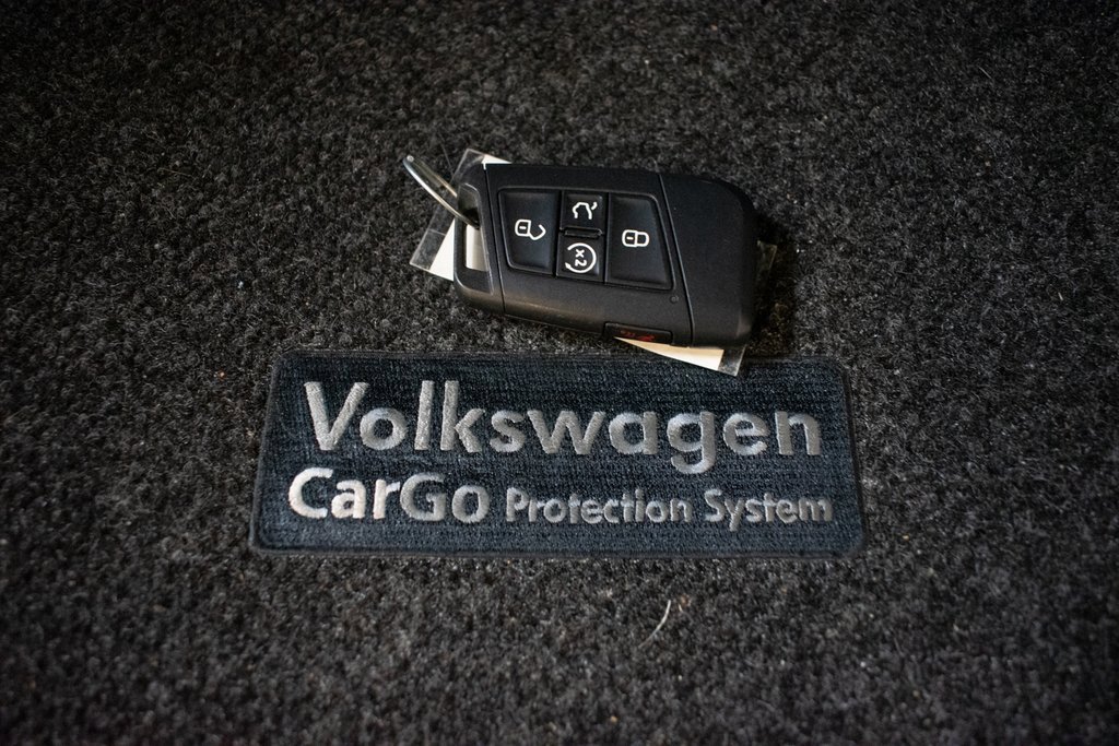 Used 2022 Volkswagen Tiguan SE R-Line image 26