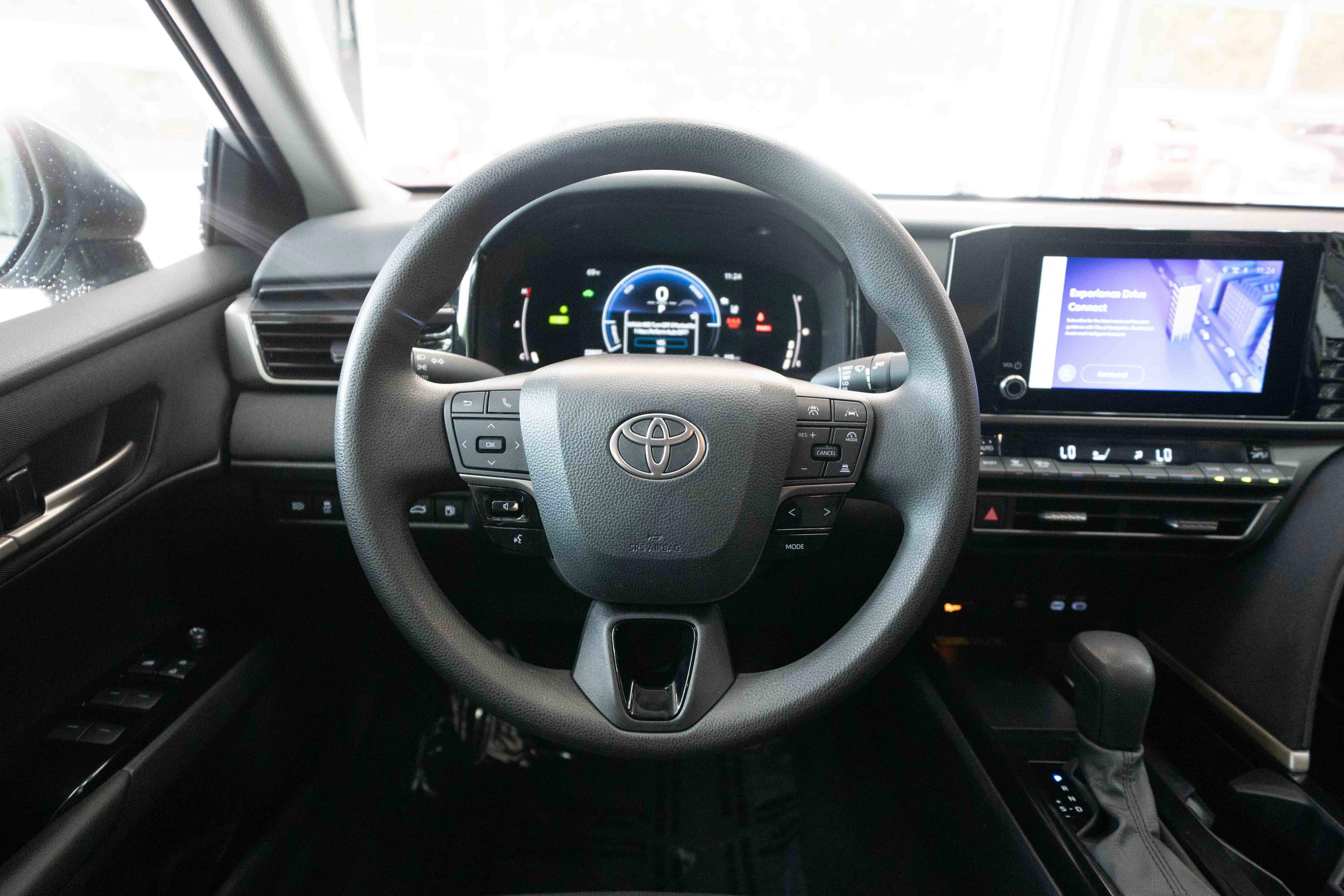 Used 2025 Toyota Camry LE FWD image 21