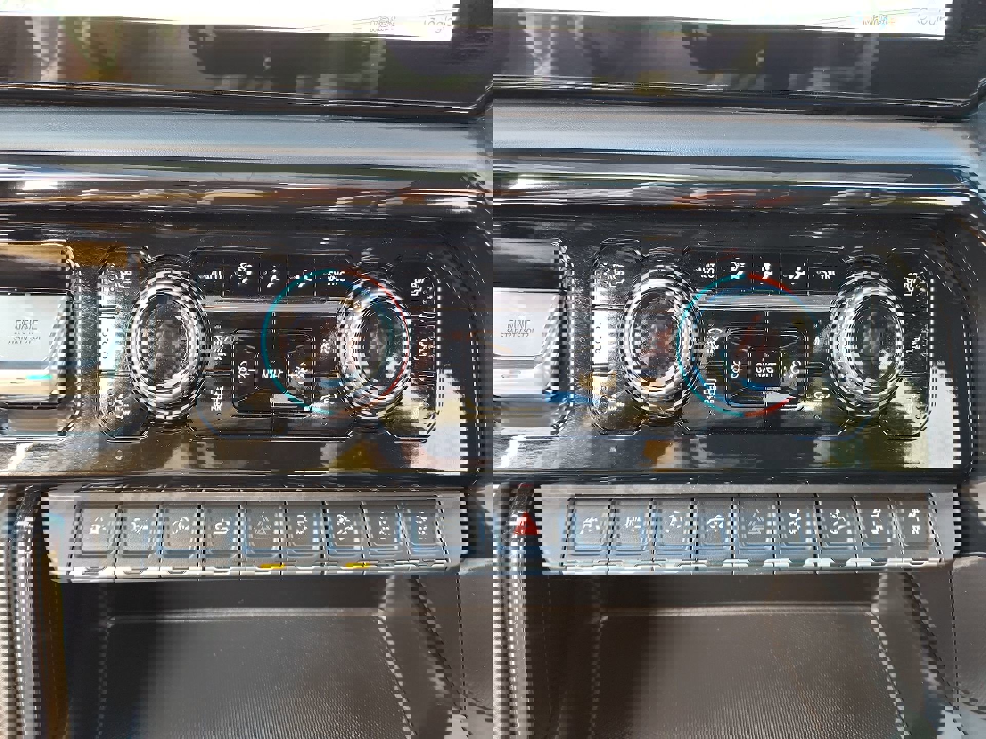 Used 2023 GMC Sierra 1500 AT4X image 17