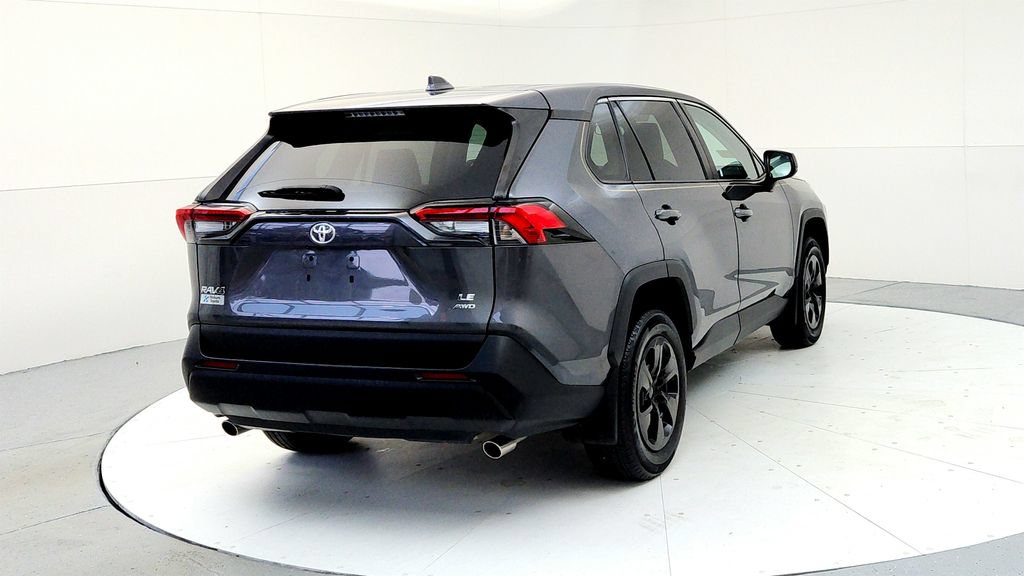 Used 2023 Toyota RAV4 LE AWD/4WD image 5