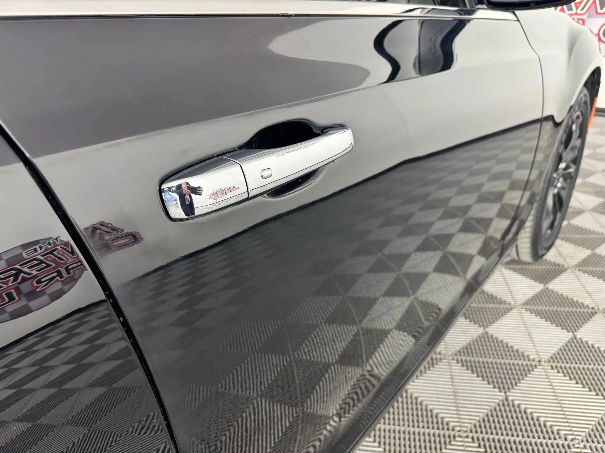 Used 2018 Chrysler 300 Limited image 31