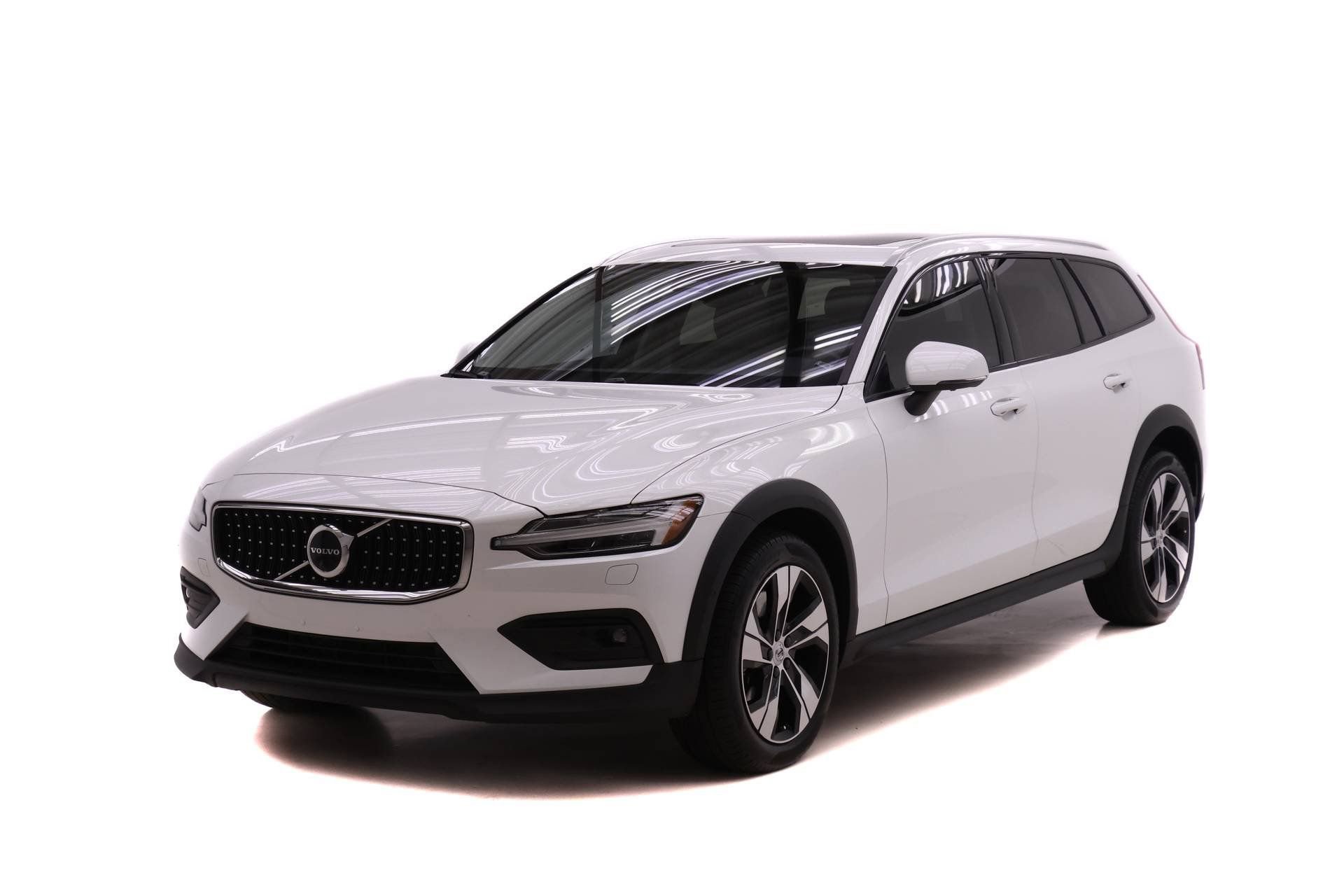 Certified 2023 Volvo V60 B5 Cross Country Plus w/ Climate Package