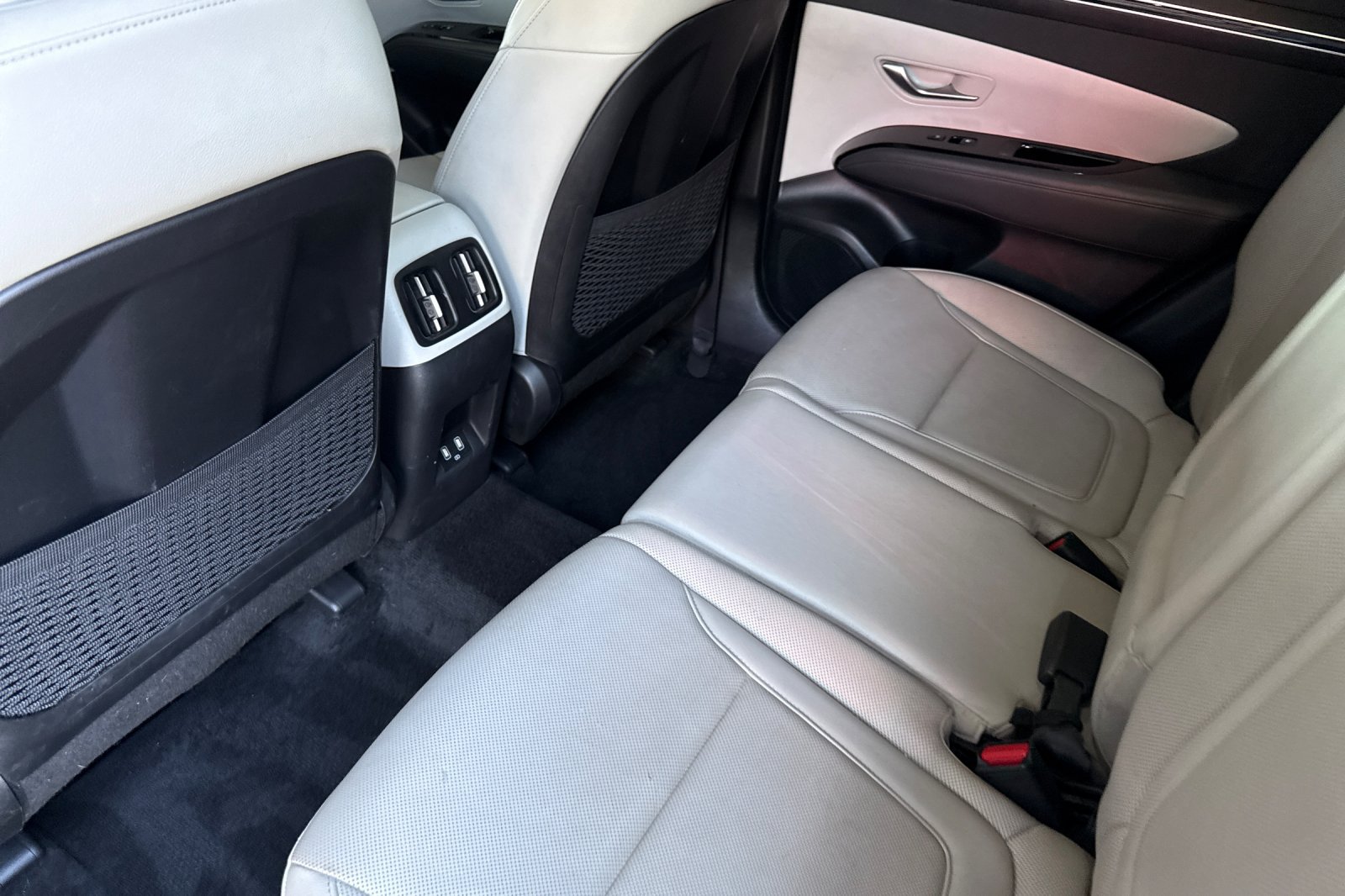 Used 2022 Hyundai Tucson Limited w/ Cargo Package FWD image 12