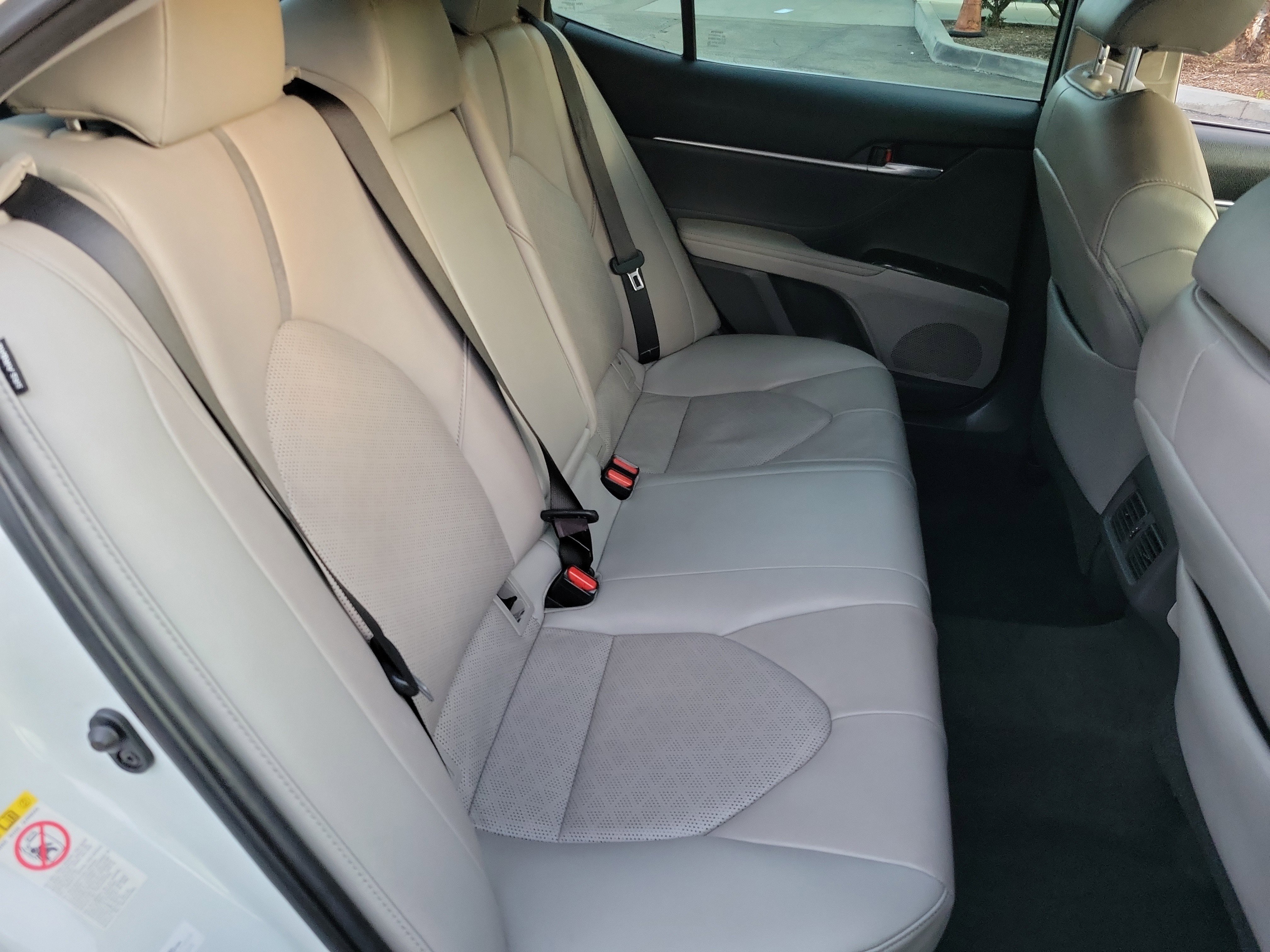 Used 2018 Toyota Camry XSE image 23