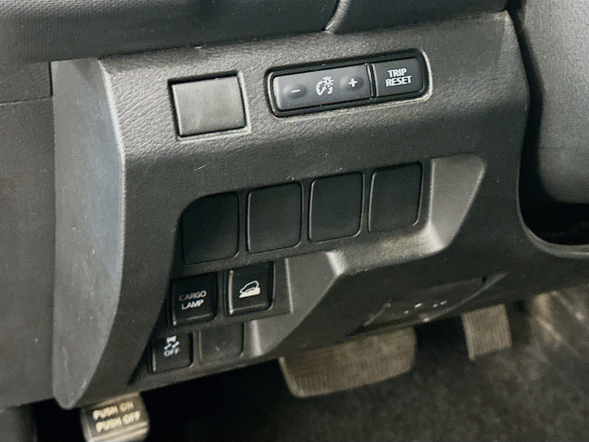 Used 2023 Nissan Frontier SV image 17