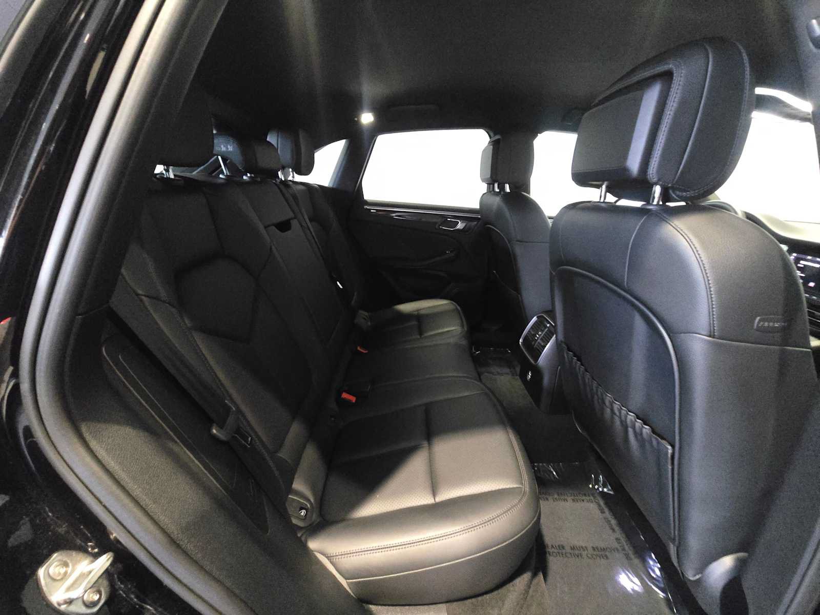 Used 2020 Porsche Macan AWD/4WD image 14