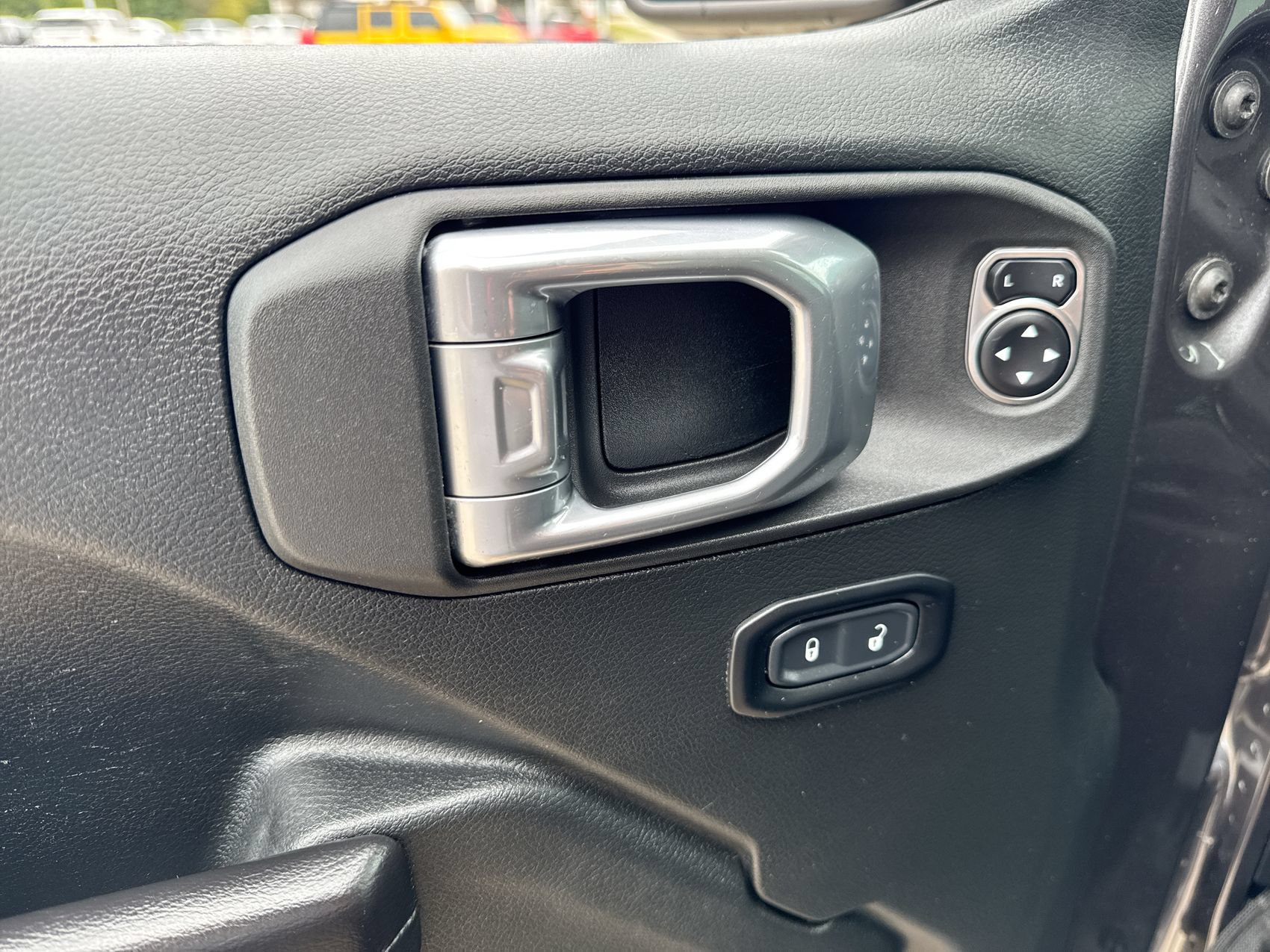 Used 2021 Jeep Gladiator Sport AWD/4WD image 13