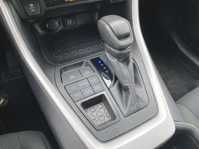 Used 2024 Toyota RAV4 LE image 15