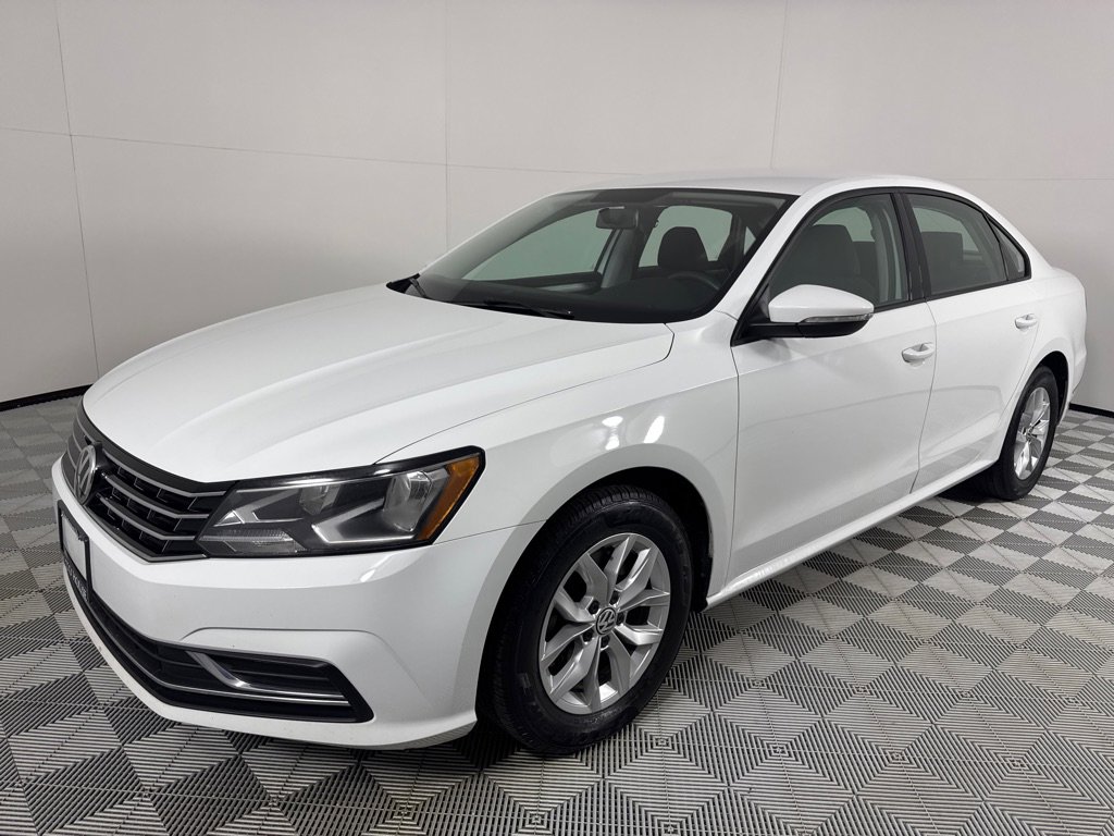 Used 2018 Volkswagen Passat 2.0T S w/ Driver Assistance Package image 9