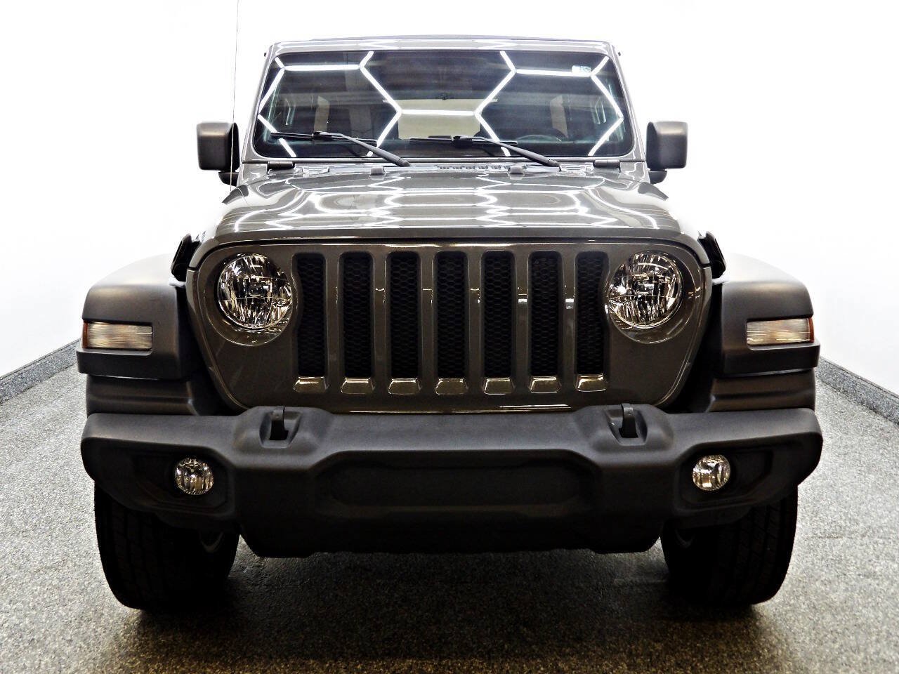Used 2020 Jeep Wrangler Unlimited Sport S AWD/4WD image 2