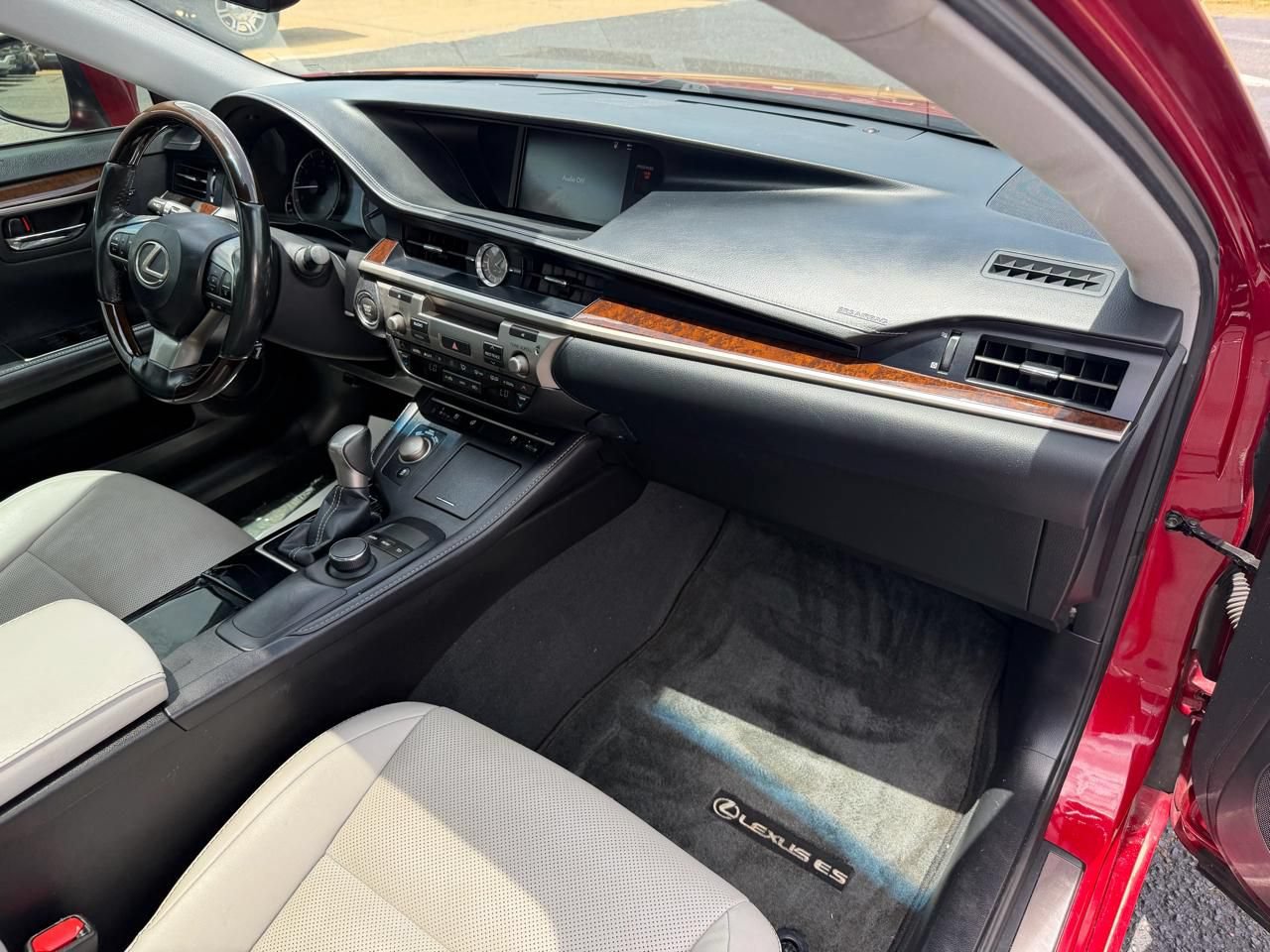 Used 2017 Lexus ES 350 w/ Premium Package FWD image 18