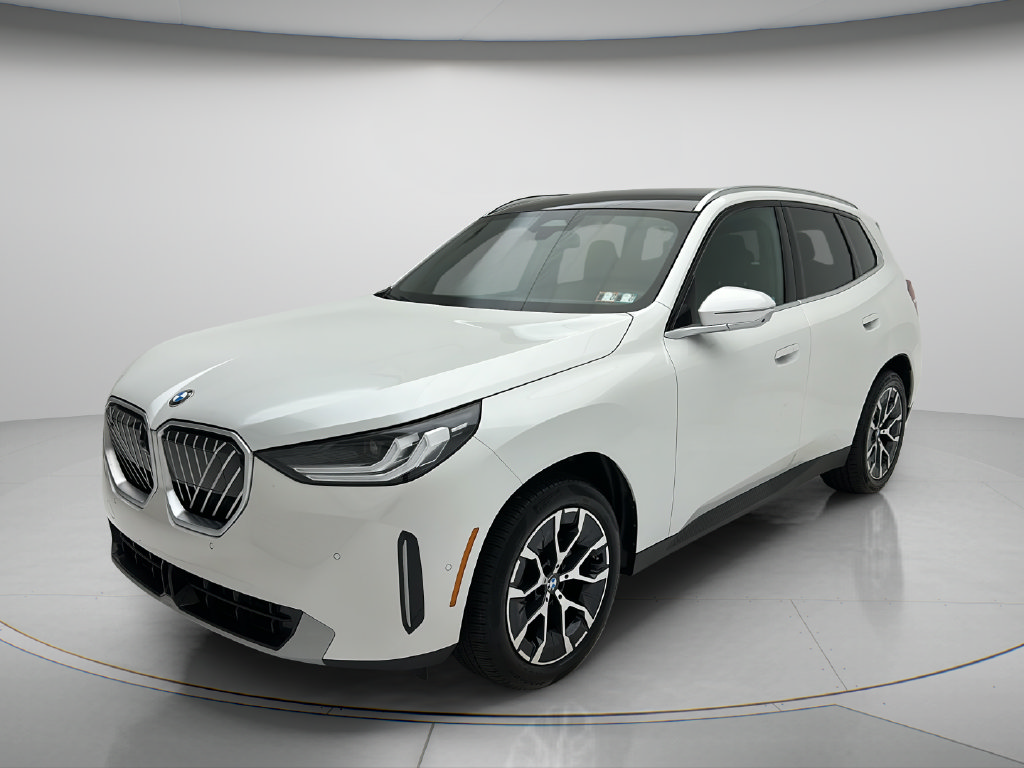Used 2025 BMW X3 xDrive30i AWD/4WD image 3