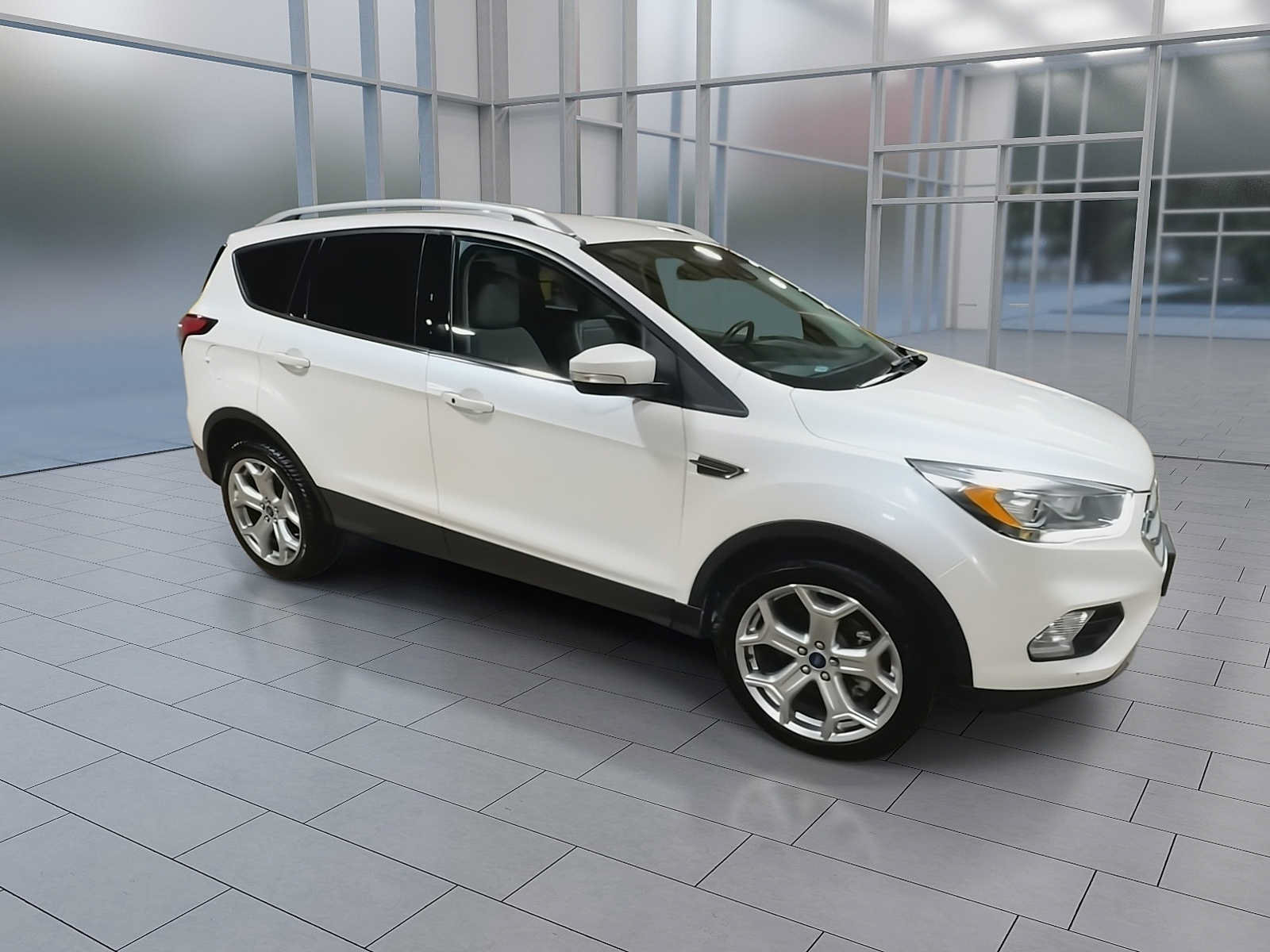 Used 2018 Ford Escape Titanium w/ Ford Safe & Smart Package AWD/4WD image 2