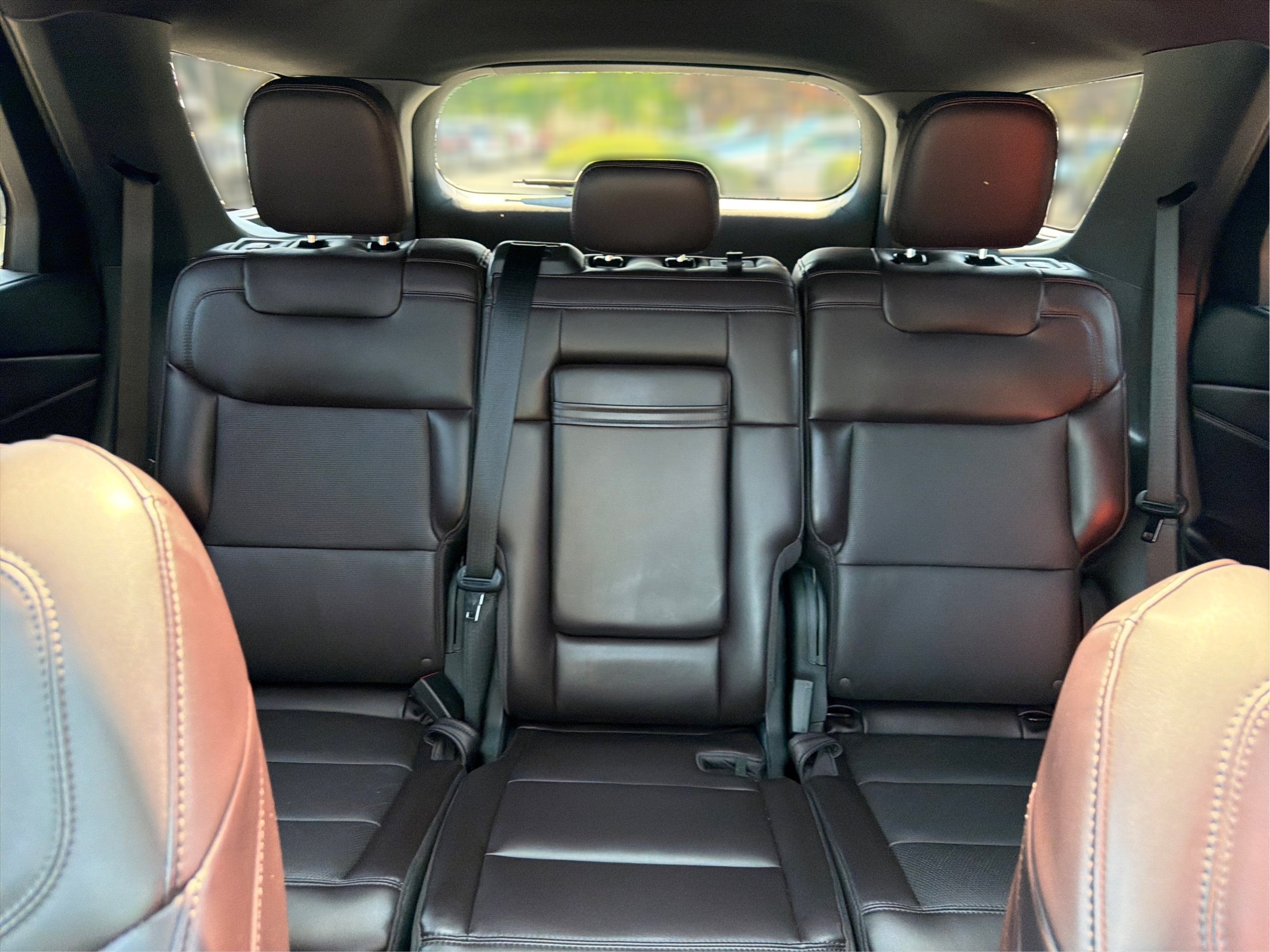 Used 2025 Ford Explorer Platinum AWD/4WD image 16
