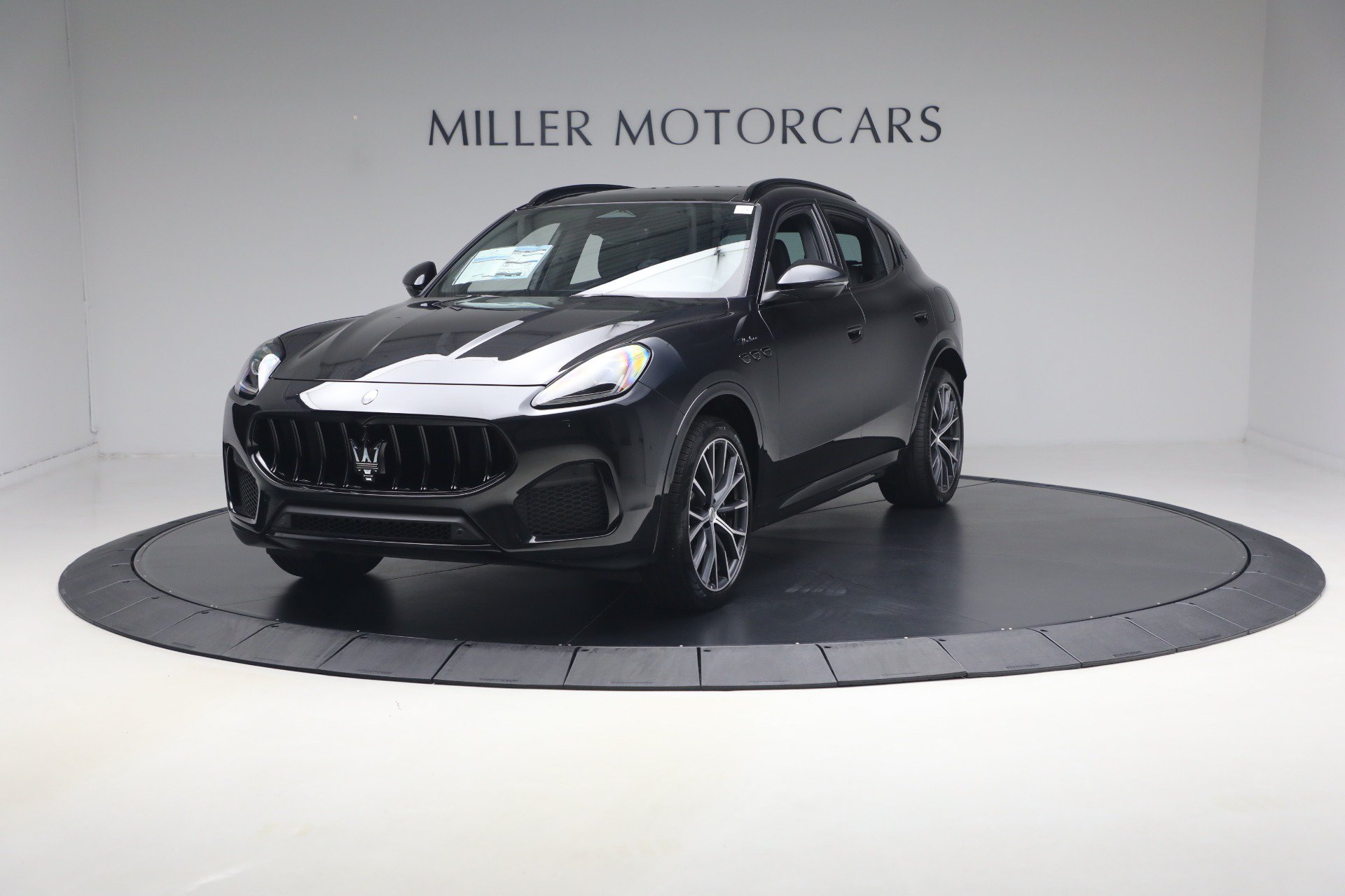 Certified 2023 Maserati Grecale Modena AWD/4WD image 2