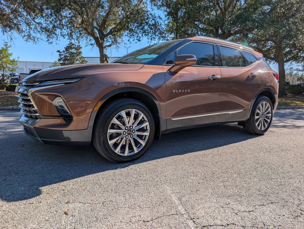 Used 2023 Chevrolet Blazer Premier image 3