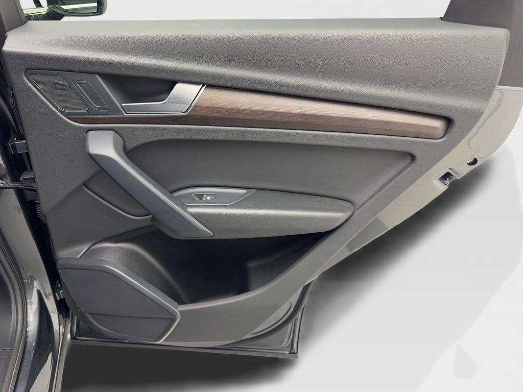 Used 2023 Audi Q5 2.0T Premium w/ Convenience Package image 43