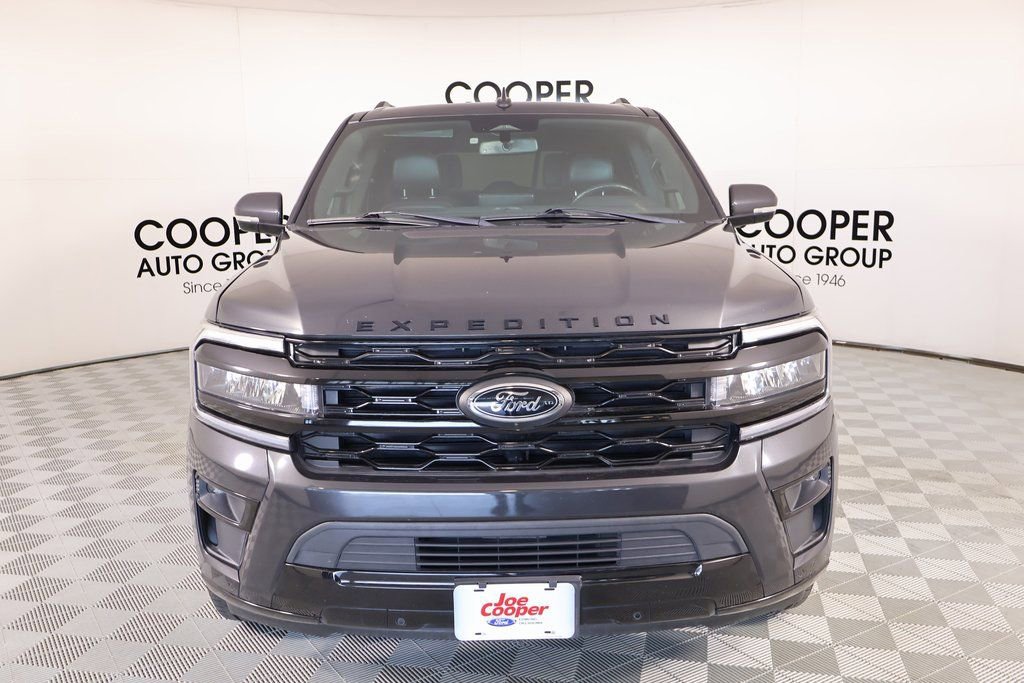 Used 2022 Ford Expedition Limited image 9