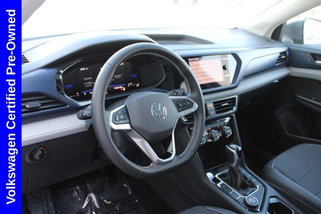 Used 2024 Volkswagen Taos SE image 17