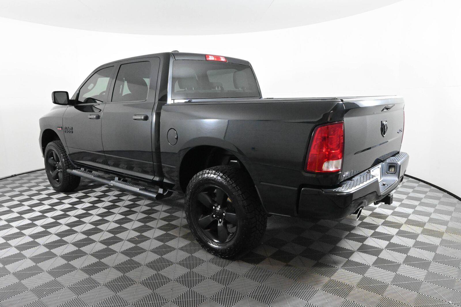 Used 2016 RAM 1500 Express w/ Black Ram 1500 Express Group AWD/4WD image 5