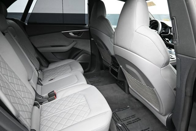 Used 2024 Audi SQ8 Prestige w/ Prestige Package AWD/4WD image 17