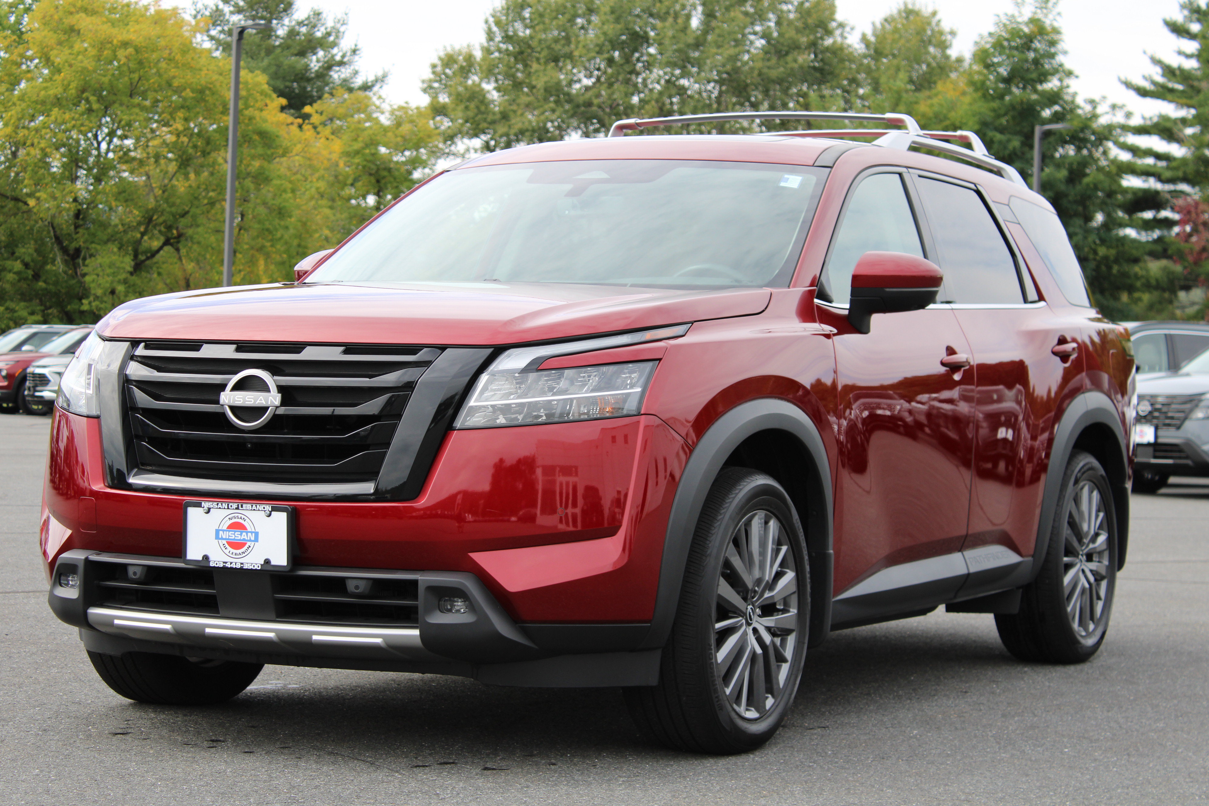 Used 2024 Nissan Pathfinder SL w/ SL Premium Package AWD/4WD image 1
