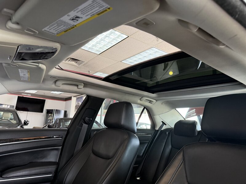 Used 2019 Chrysler 300 Limited RWD image 20