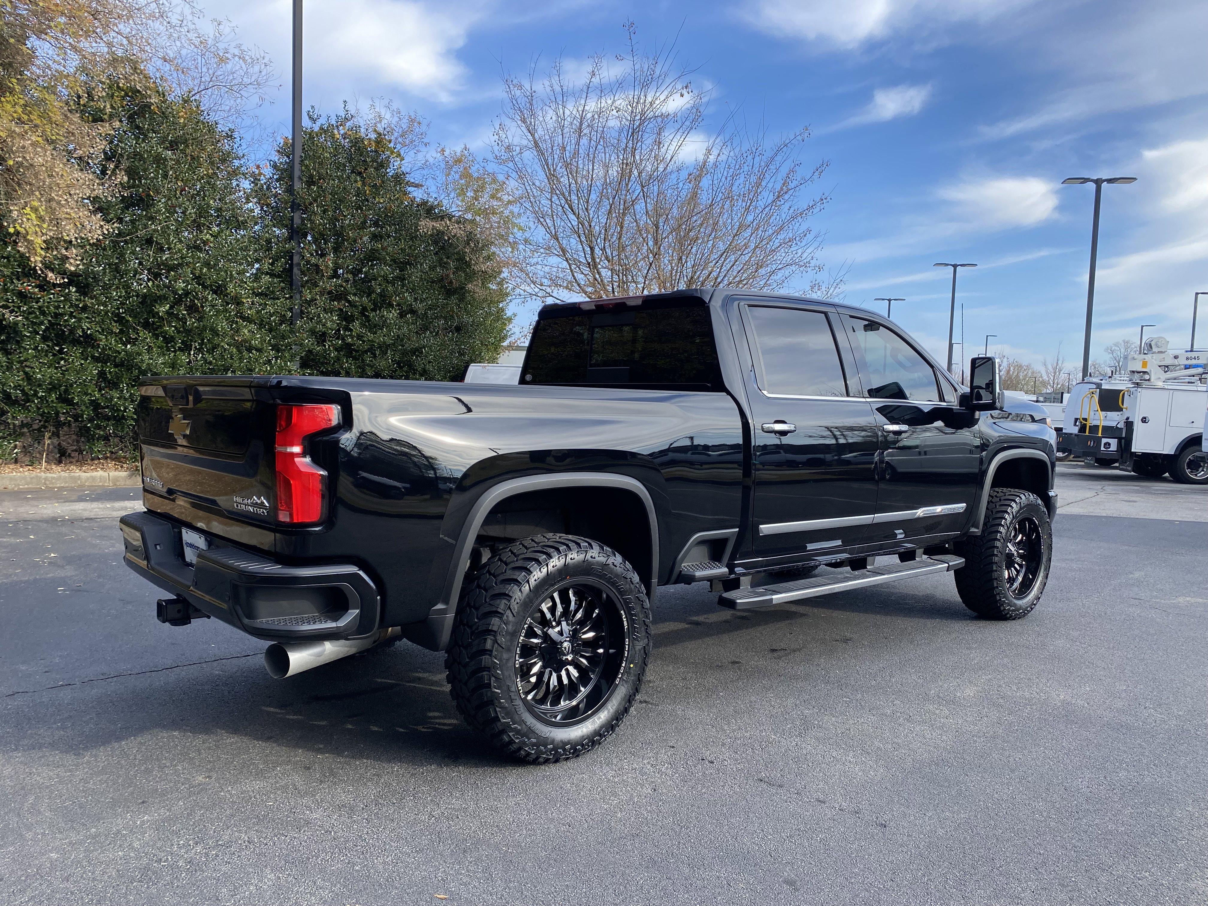 New 2024 Chevrolet Silverado 2500 High Country w/ High Country Premium Package image 9
