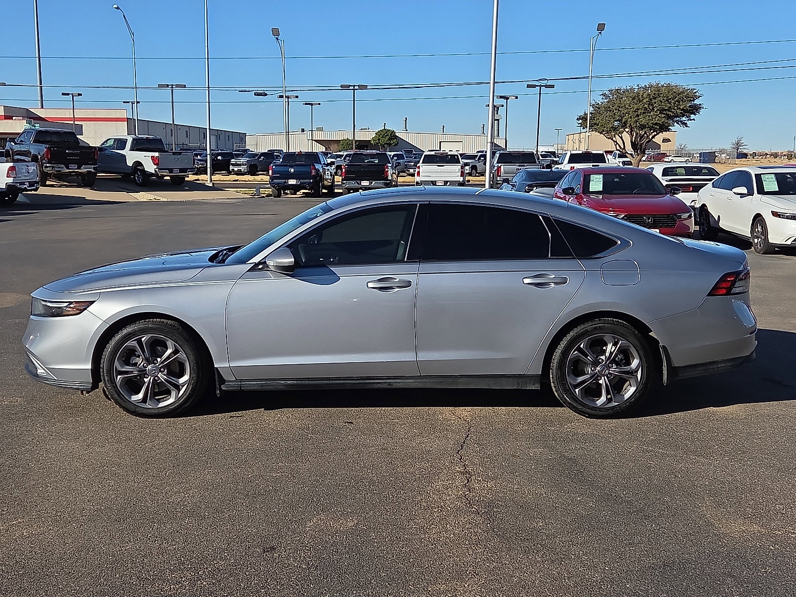 Used 2023 Honda Accord EX image 2