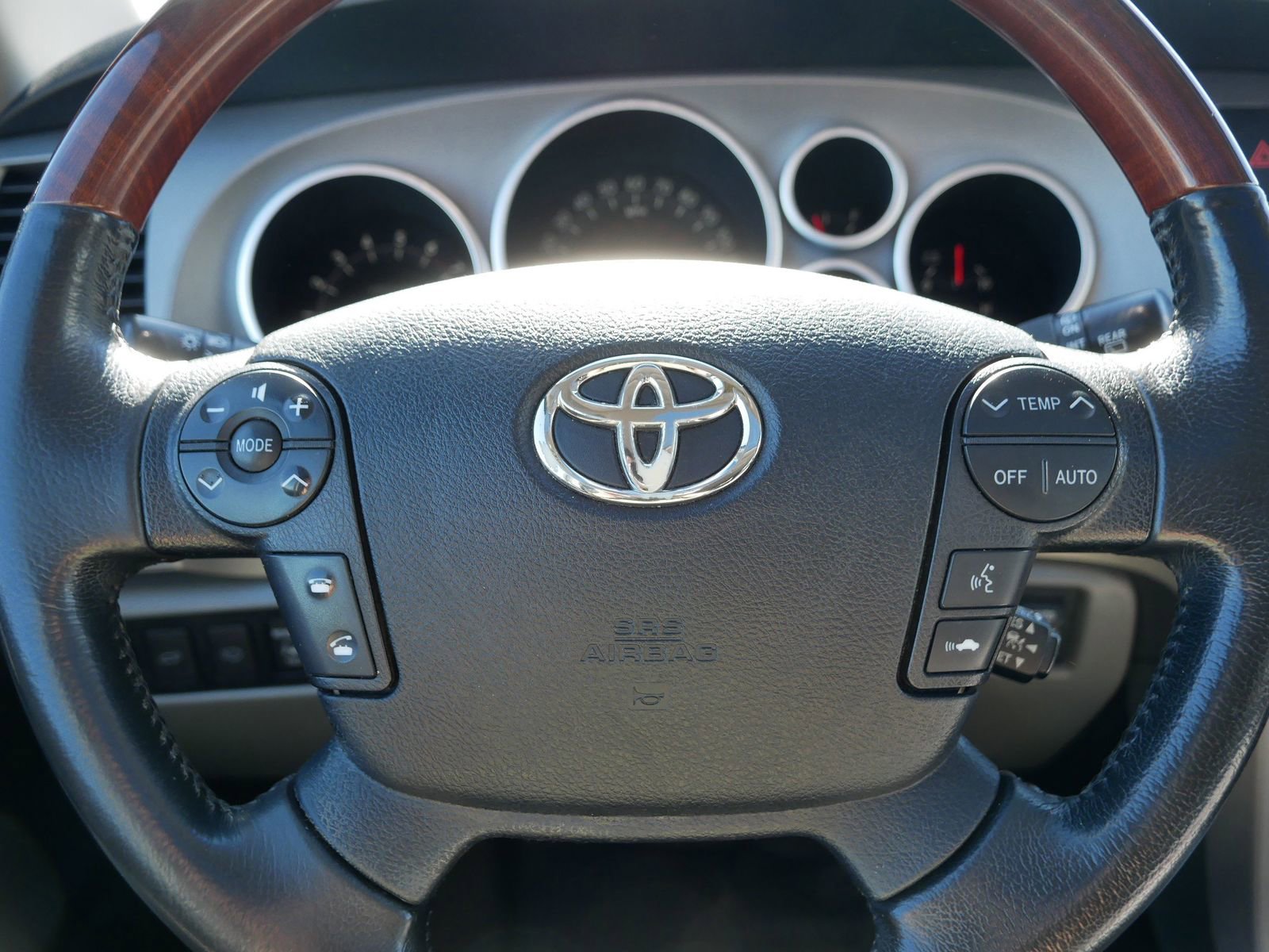 Used 2012 Toyota Sequoia Platinum AWD/4WD image 27