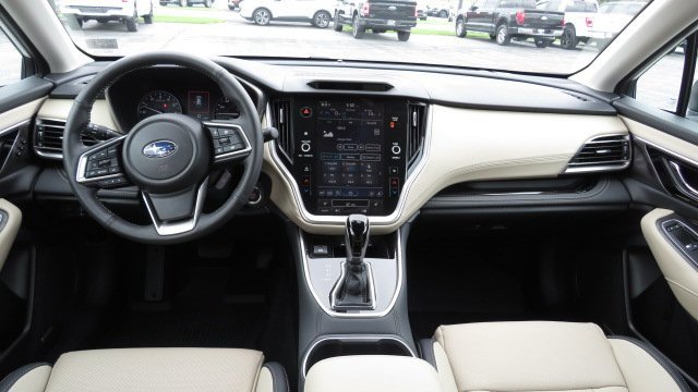 Used 2025 Subaru Outback Limited image 2