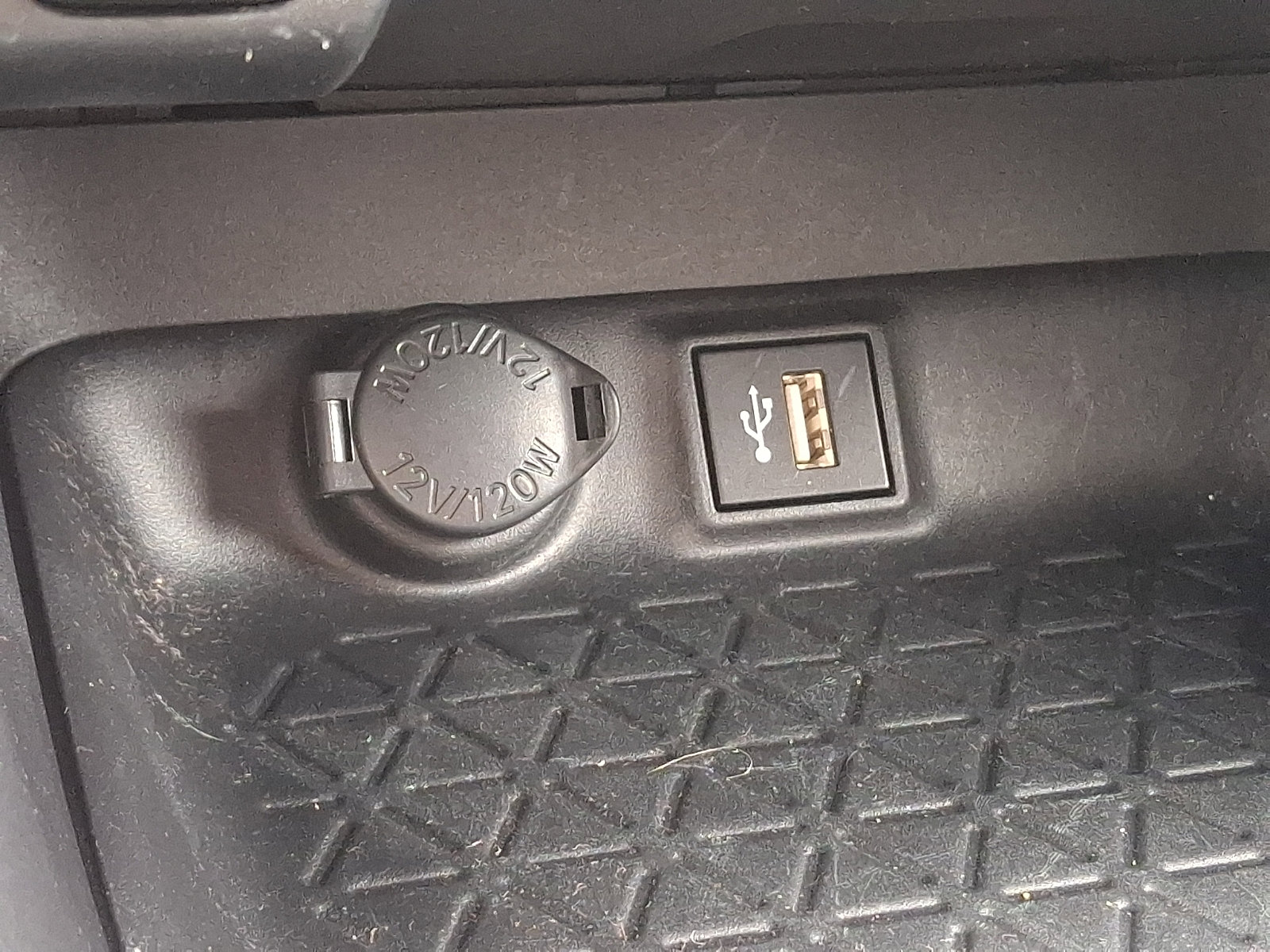 Used 2024 Toyota RAV4 LE image 23