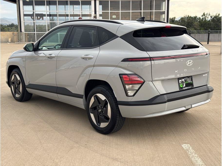 Used 2024 Hyundai Kona SEL FWD image 6