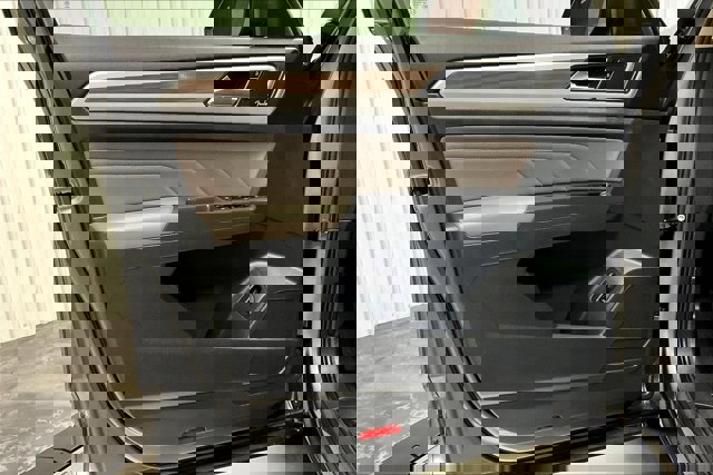 Used 2021 Volkswagen Atlas SEL Premium image 23