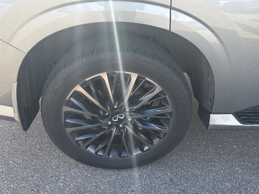 Used 2025 INFINITI QX80 Autograph w/ Autograph Exterior Package image 11