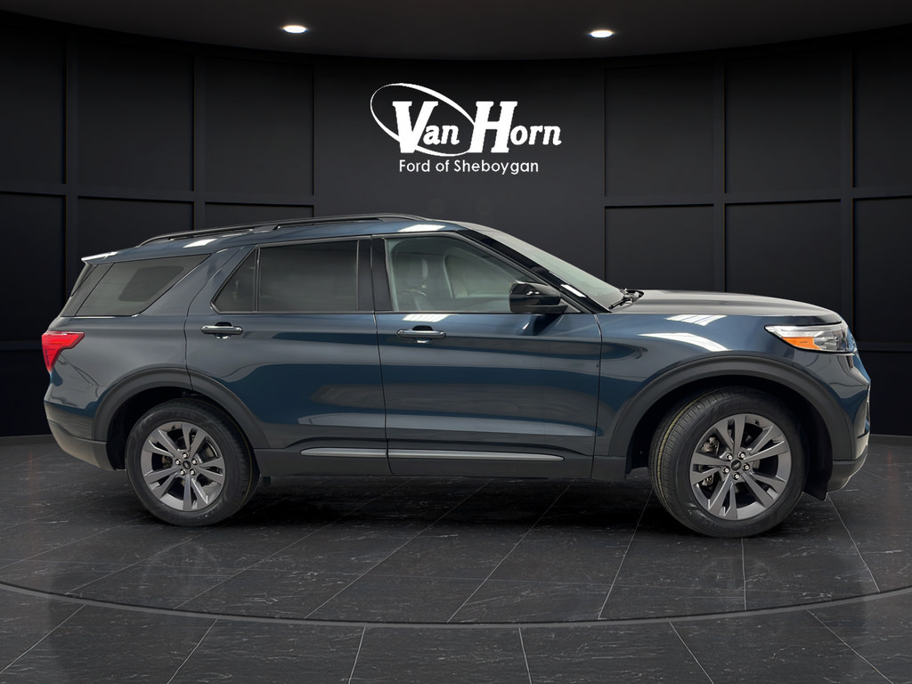 Used 2023 Ford Explorer XLT w/ Equipment Group 202A AWD/4WD image 8