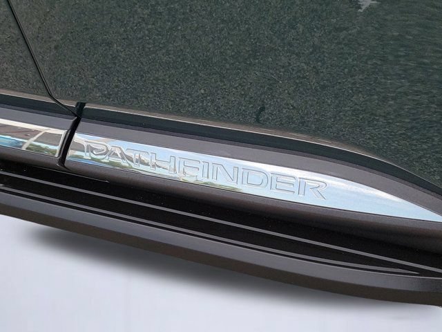 Used 2024 Nissan Pathfinder Platinum w/ Black Appearance Package FWD image 8