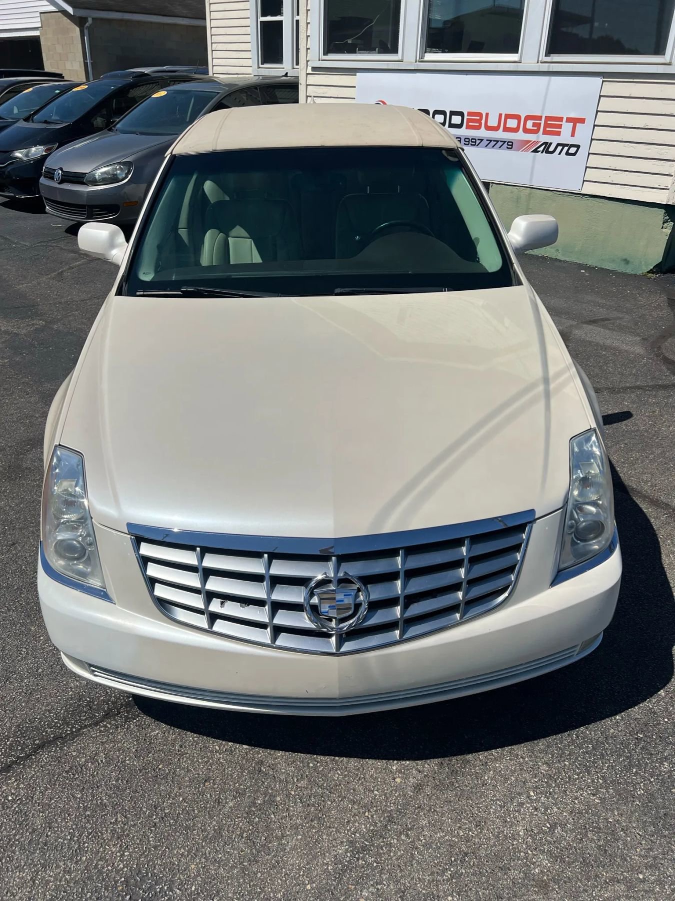 Used 2009 Cadillac DTS w/ Trunk Convenience Package FWD image 12