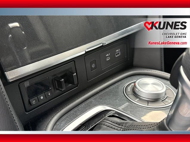 Used 2022 Nissan Armada SV w/ SV Appearance Package AWD/4WD image 31