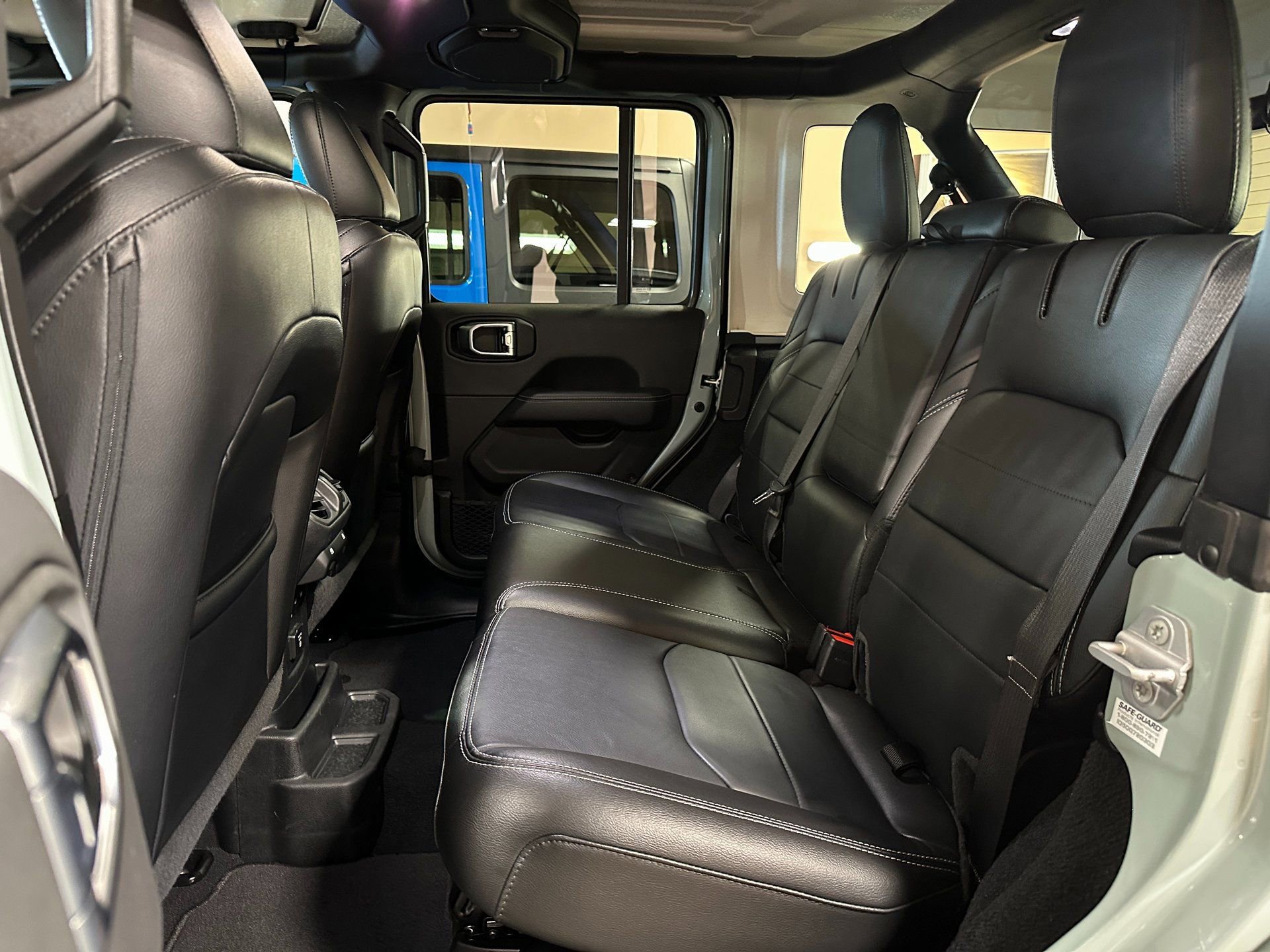 Used 2023 Jeep Wrangler Unlimited Sahara w/ Cold Weather Group AWD/4WD image 14