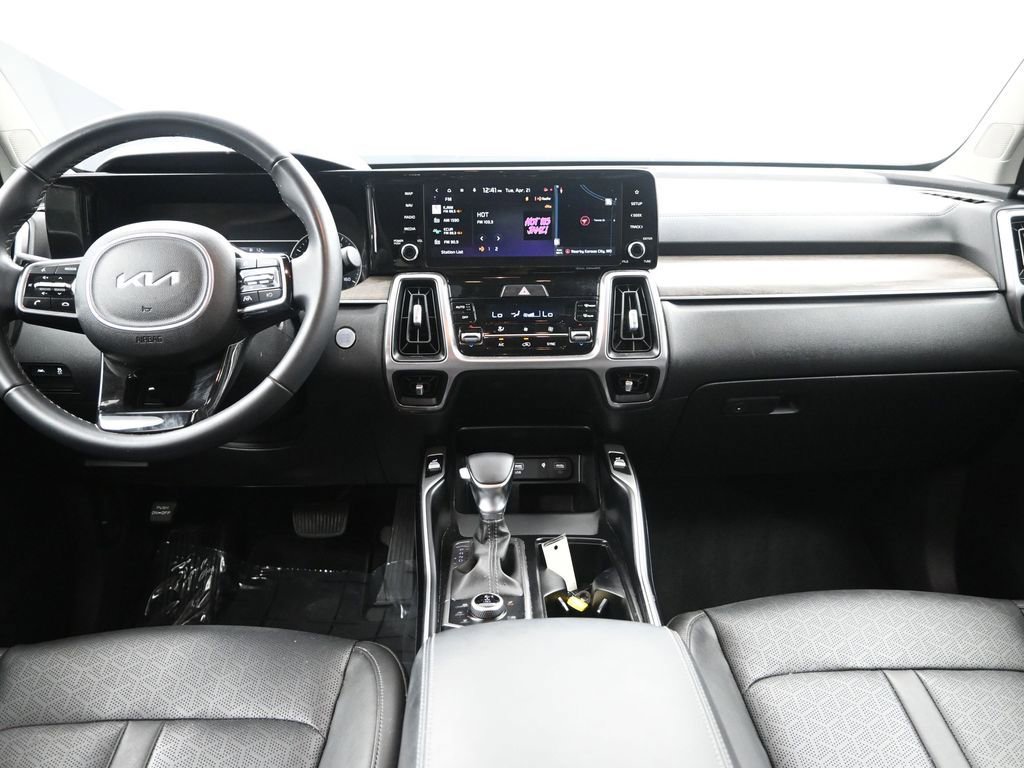 Certified 2023 Kia Sorento S AWD/4WD image 32