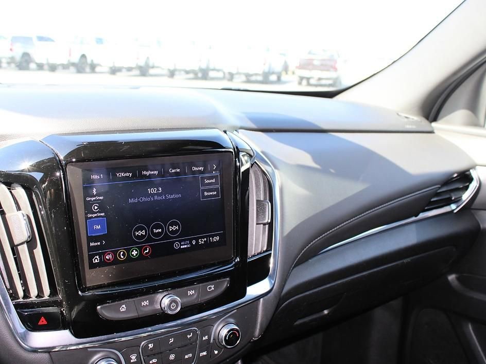 Used 2023 Chevrolet Traverse LT image 16