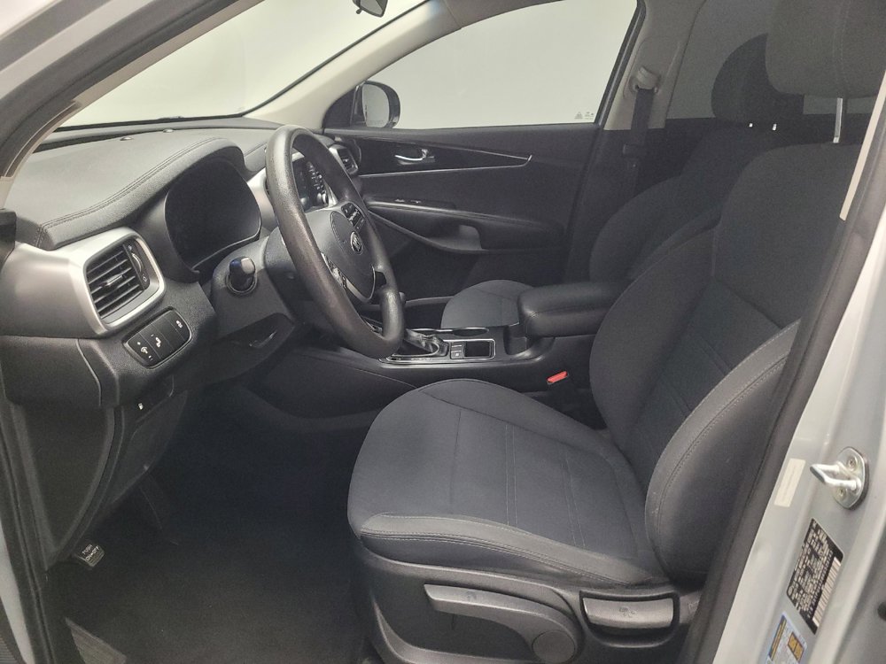 Used 2019 Kia Sorento FWD image 17