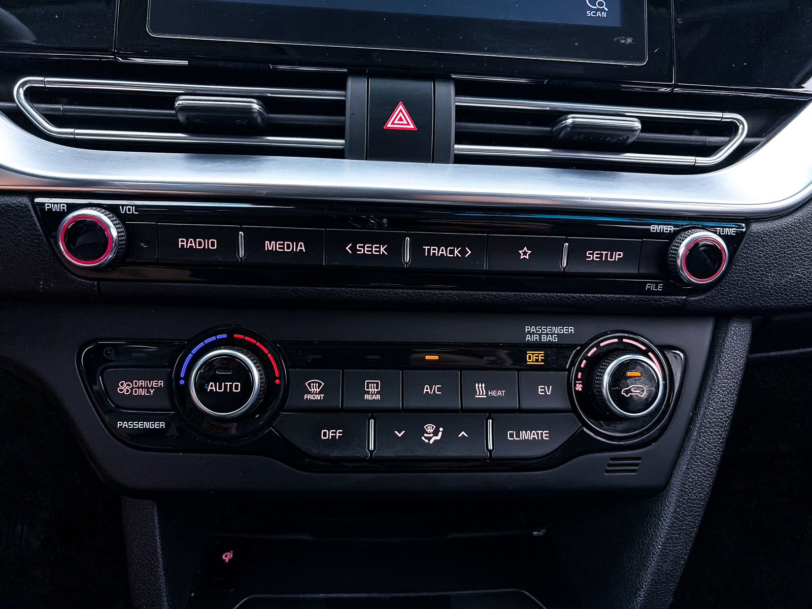 Certified 2022 Kia Niro EX FWD image 24