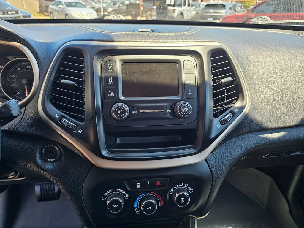 Used 2016 Jeep Cherokee Sport AWD/4WD image 26