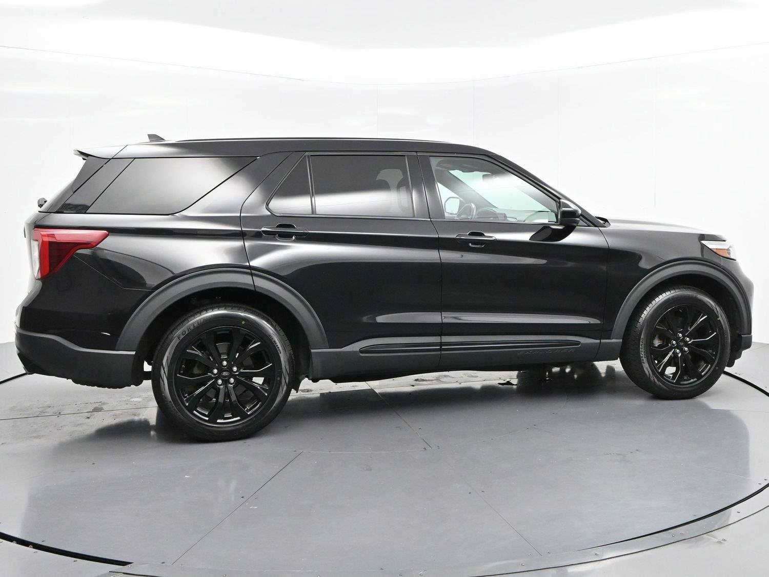 Used 2022 Ford Explorer ST AWD/4WD image 8